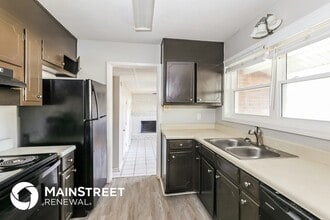 7956 Coventry Ct in Jonesboro, GA - Building Photo - Building Photo