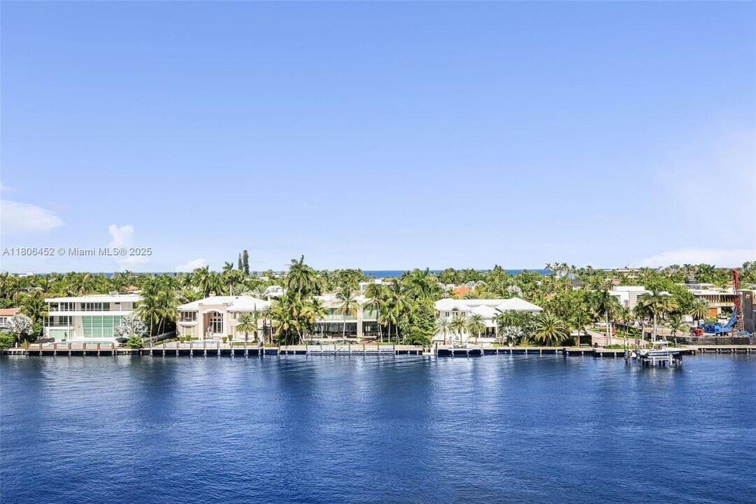 20515 E Country Club Dr in Aventura, FL - Building Photo