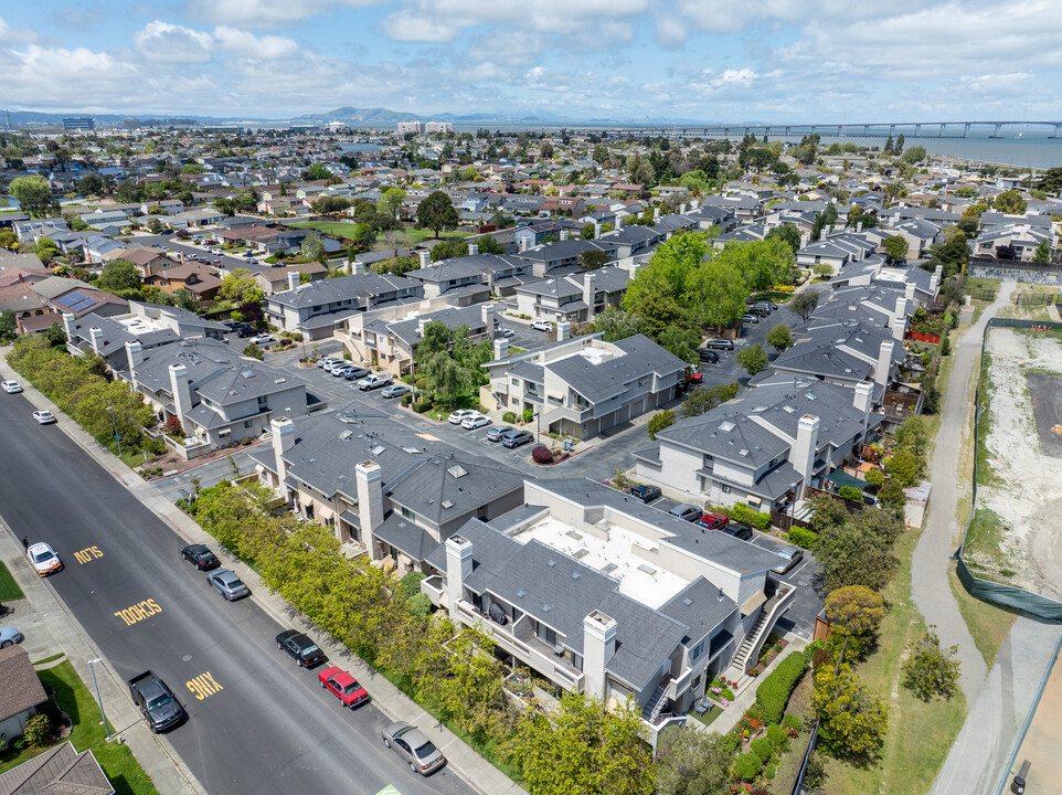 Marina Green in Foster City, CA - Foto de edificio