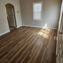21825 Pleasant Ave in Eastpointe, MI - Building Photo