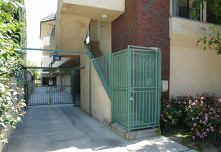 1054 Allen Ave in Glendale, CA - Building Photo - Building Photo