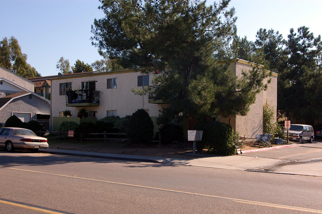 442-448 Ammunition Rd in San Diego, CA - Building Photo - Building Photo