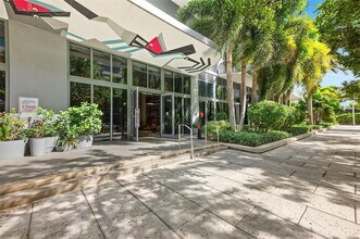 121 NE 34th St, Unit 2314 in Miami, FL - Building Photo - Building Photo