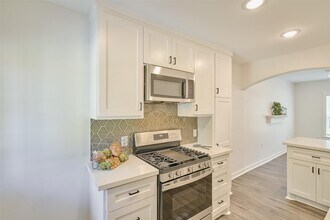 406 McPhail St in Tomball, TX - Building Photo - Building Photo