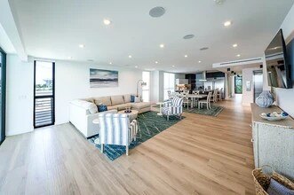 1930 Bay Dr, Unit APT 2 in Miami Beach, FL - Building Photo - Building Photo