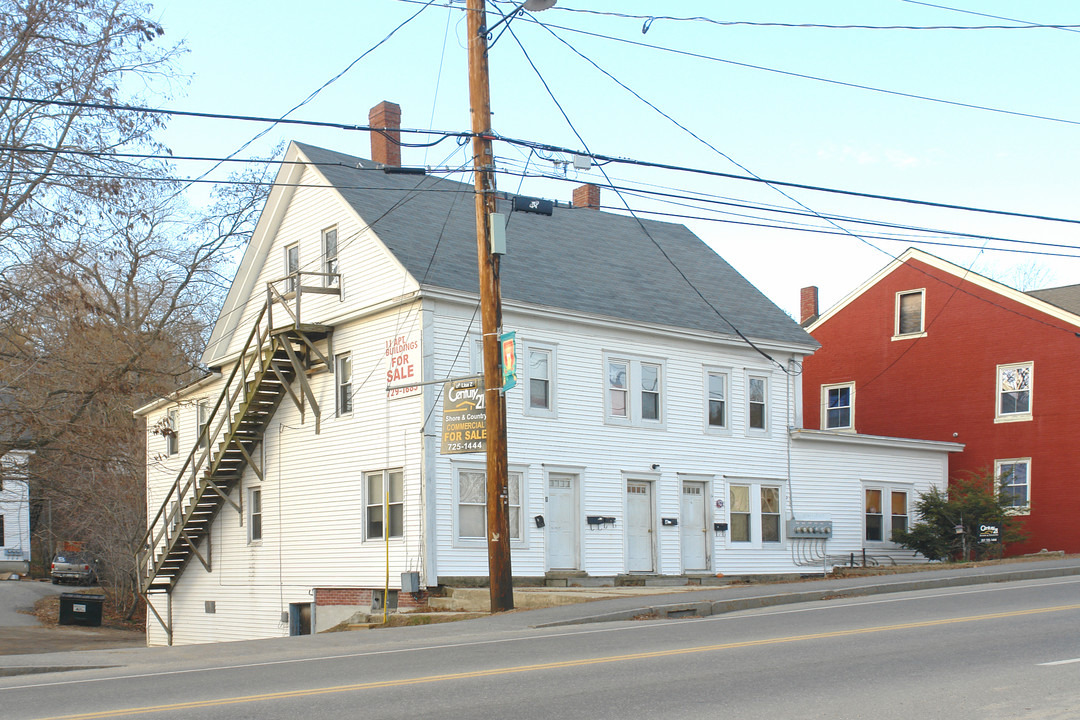 16 Main St in Topsham, ME - Building Photo