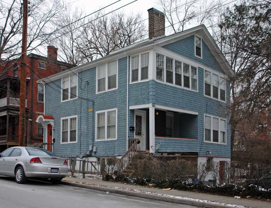 108 E Daniels St in Cincinnati, OH - Building Photo