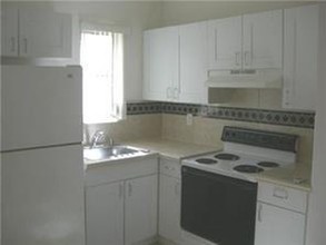 3012 Seville St-Unit -3 in Fort Lauderdale, FL - Building Photo - Building Photo