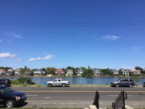 406 Deal Lake in Asbury Park, NJ - Foto de edificio - Building Photo