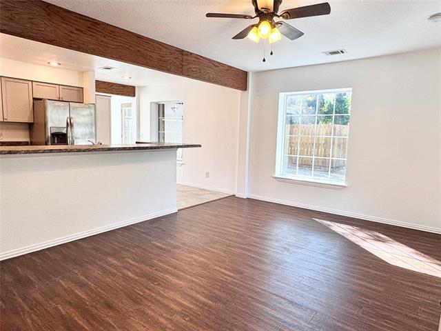 921 Bradleys Bend in Tool, TX - Building Photo - Building Photo