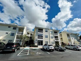6908 Stonesthrow Cir N in St. Petersburg, FL - Building Photo