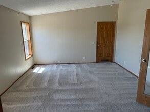 2735 Jenny Gulch in Rapid City, SD - Foto de edificio - Building Photo