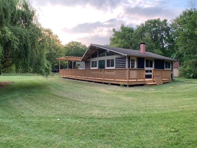 property at 10 Cedar Ln S