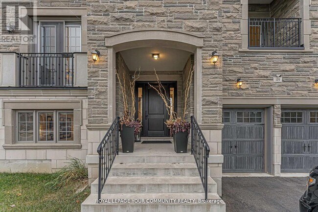 49 Lavender Valley Rd in King City, ON - Building Photo - Building Photo
