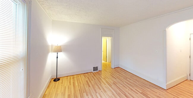 517 W Edwards St in Springfield, IL - Building Photo - Building Photo