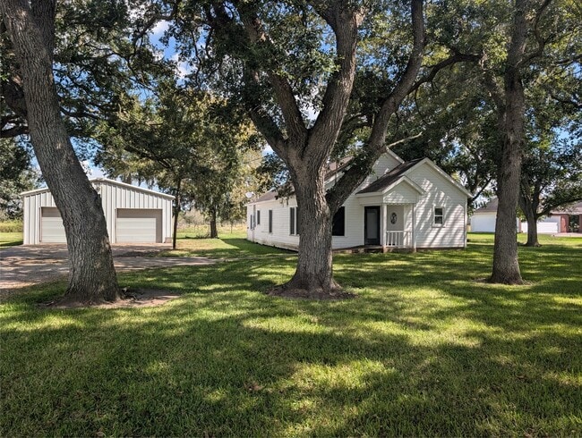 10143 FM 524 Rd in Sweeny, TX - Building Photo - Building Photo