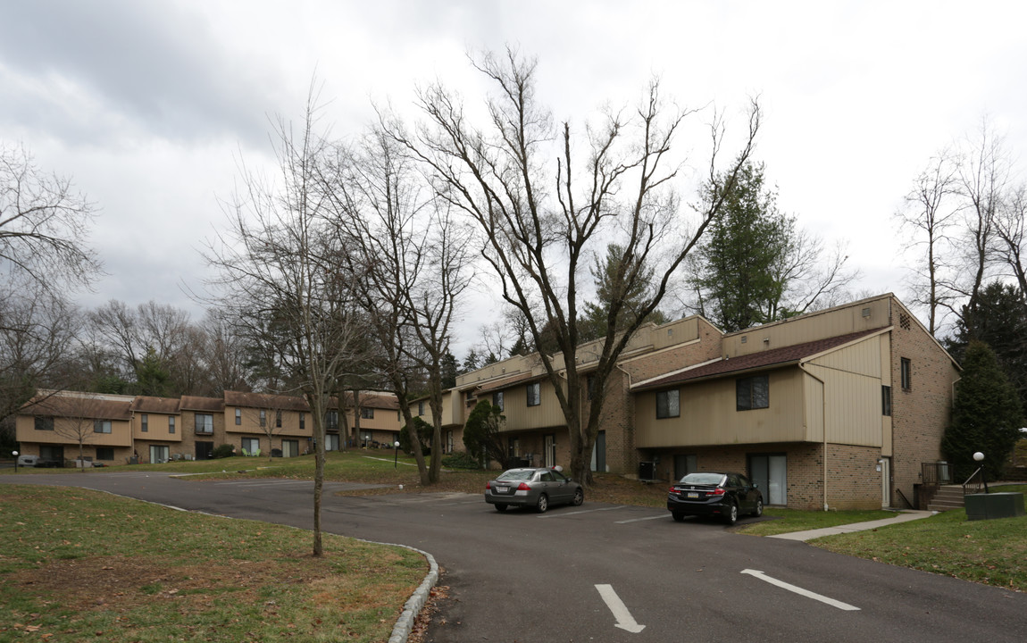 Valley Townhouses in Huntingdon Valley, PA - Building Photo