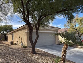 2823 Sapphire Desert Dr in Henderson, NV - Building Photo - Building Photo