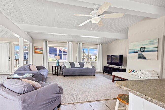 22022 Zachary Dr in Galveston, TX - Building Photo - Building Photo