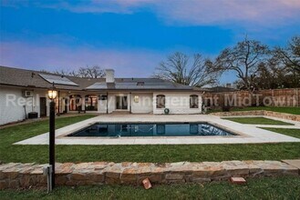2111 Woodhaven Dr in Arlington, TX - Building Photo - Building Photo