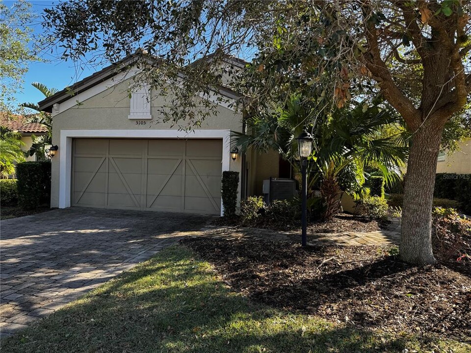 5105 Serata Dr in Bradenton, FL - Building Photo