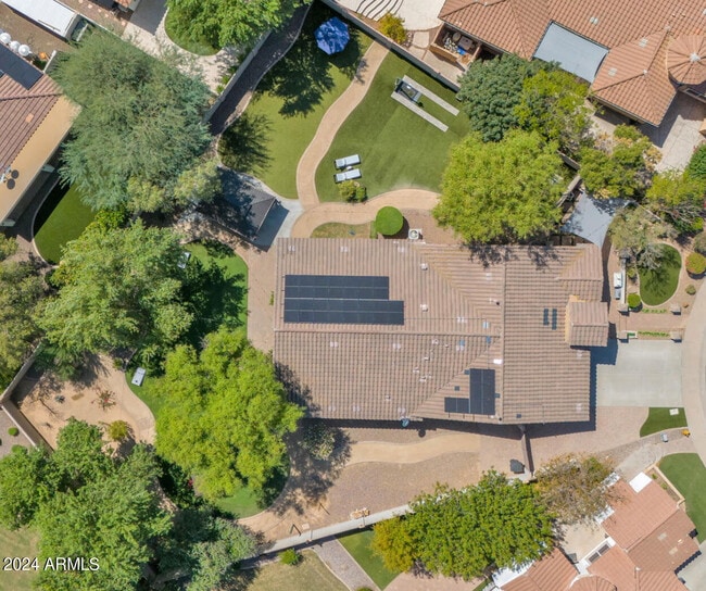 property at 2471 E Honeysuckle Pl