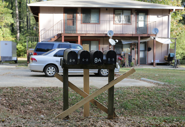 6-8 Bennett St in Newnan, GA - Foto de edificio - Building Photo