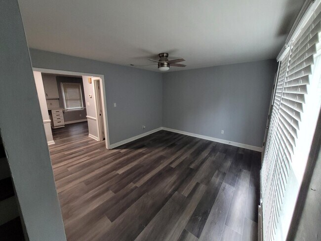 241 Bridgefield Pl in Durham, NC - Foto de edificio - Building Photo