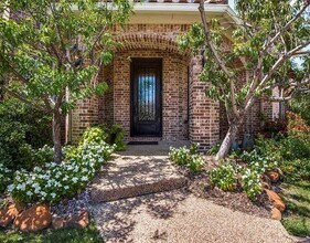 811 Redondo in Irving, TX - Building Photo - Building Photo