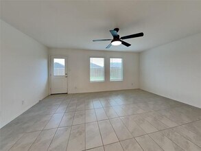 1409 Dovekie Dr in Heath, TX - Building Photo - Building Photo