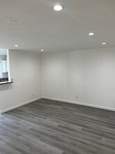5529 Fulcher Ave in Los Angeles, CA - Building Photo - Building Photo