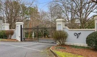 3071 Lenox Rd NE, Unit 37 in Atlanta, GA - Building Photo