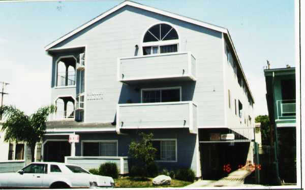 1128 Stanley Ave in Long Beach, CA - Foto de edificio - Building Photo