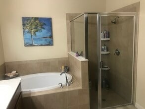 10510 Yorkstone Dr in Bonita Springs, FL - Foto de edificio - Building Photo