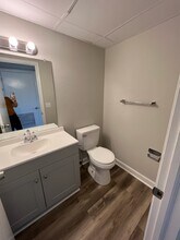 101 Plaza Oaks Rd in Yadkinville, NC - Building Photo - Building Photo