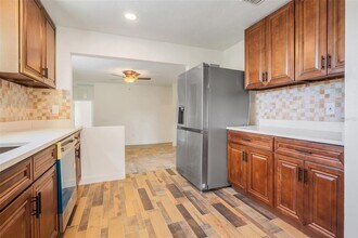 13832 South Bay Lake Rd in Groveland, FL - Building Photo - Building Photo