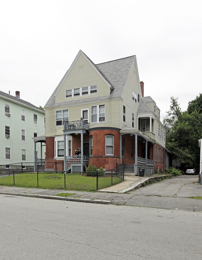 76 Florence St in Worcester, MA - Foto de edificio - Building Photo