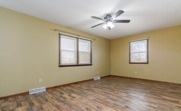 404 Elm Tree Dr in Jefferson City, MO - Building Photo - Building Photo