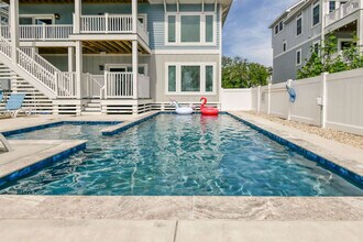 996 Cruz Bay Ln in Corolla, NC - Building Photo - Building Photo