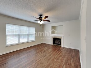 108 Hampshire Dr in Mooresville, NC - Foto de edificio - Building Photo