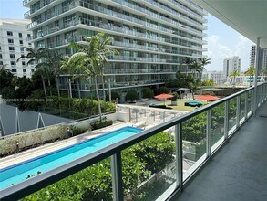 1111 SW 1st Ave, Unit 1018-N in Miami, FL - Building Photo - Building Photo
