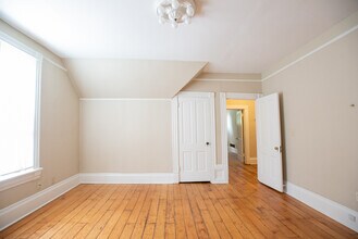 1704 E Bradford Ave in Milwaukee, WI - Building Photo - Building Photo