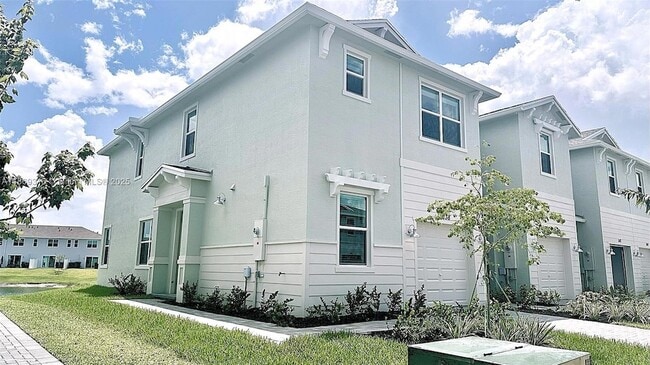 538 Rivergrass St in Port St. Lucie, FL - Foto de edificio - Building Photo