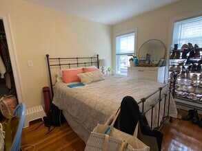 78 Ten Hills Rd, Unit 1 in Somerville, MA - Building Photo - Building Photo