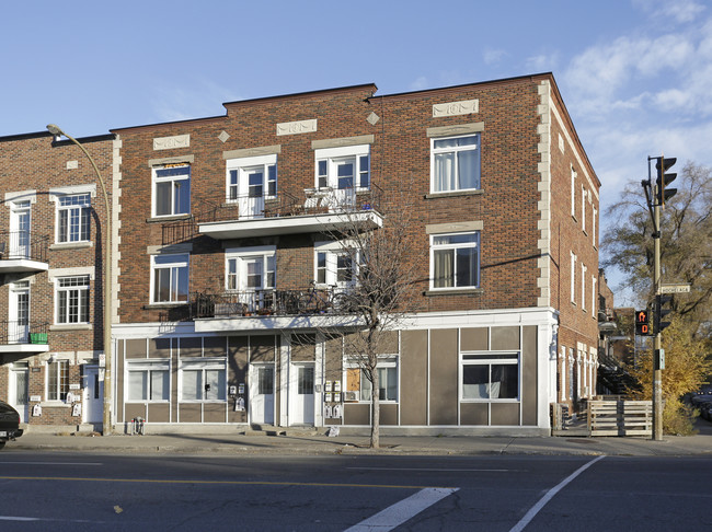 3872-3880 Hochelaga Rue in Montréal, QC - Building Photo - Building Photo