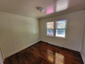 4922 W Market St in Greensboro, NC - Building Photo - Building Photo