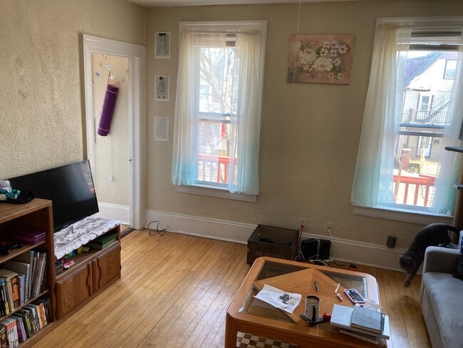 2951-51A N Fratney St in Milwaukee, WI - Foto de edificio - Building Photo