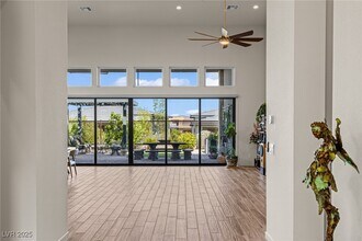 5192 Rock Daisy Dr in Las Vegas, NV - Foto de edificio - Building Photo