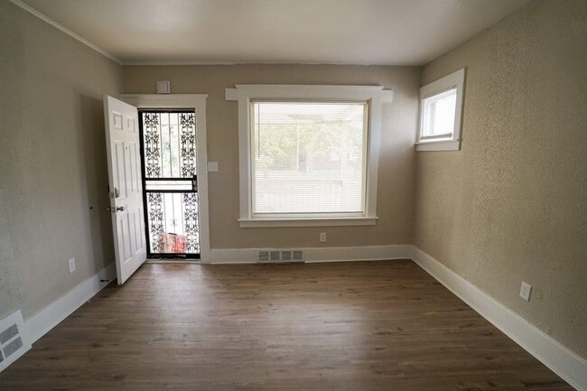 8193 Traverse St in Detroit, MI - Building Photo - Building Photo