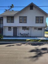 28 N Grosse Ave in Tarpon Springs, FL - Building Photo